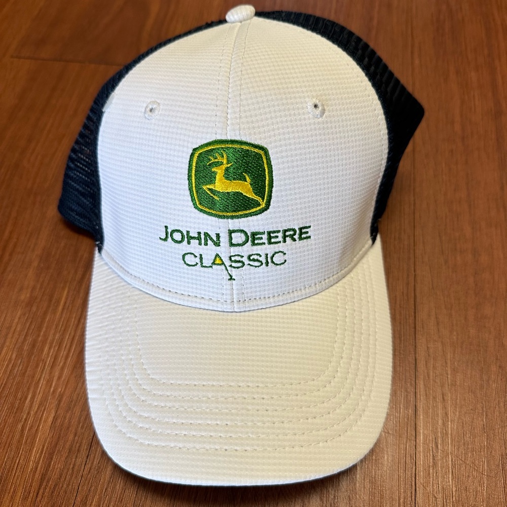 Unisex John Deere Classic trucker hat